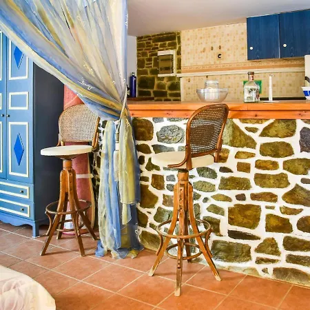 Casa vacanze Alluring Holiday In Syros With Barbecue Azolimnos